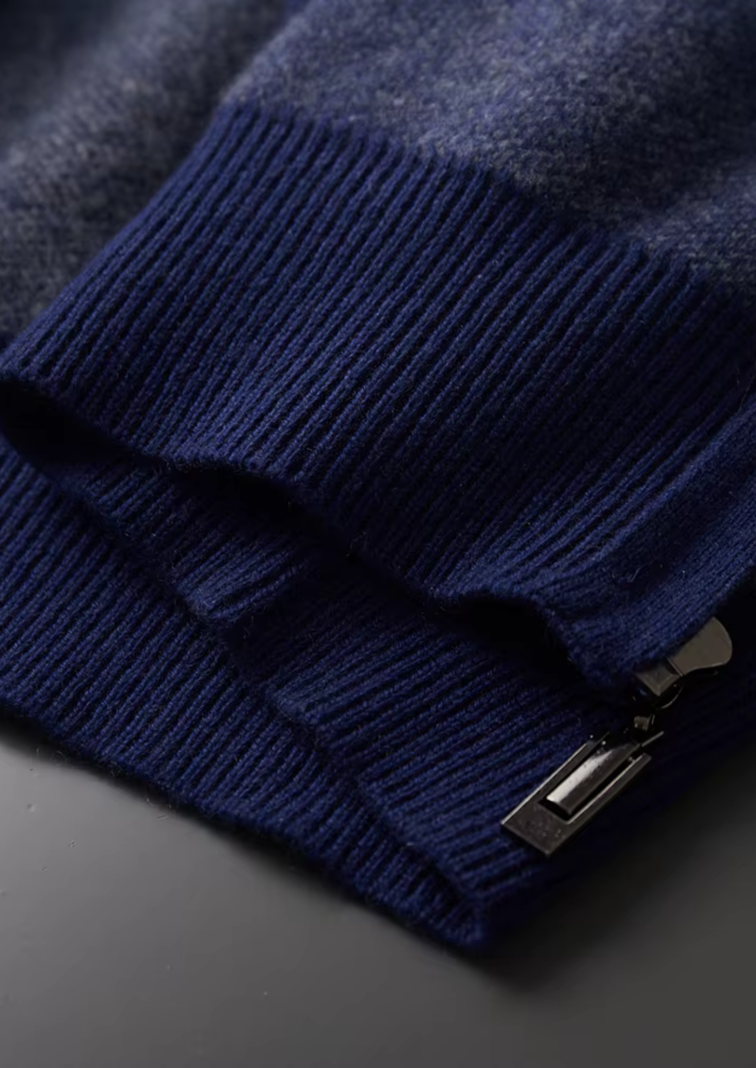 ENSEMBLE DE LOISIRS EN CACHEMIRE DE PREMIÈRE QUALITÉ