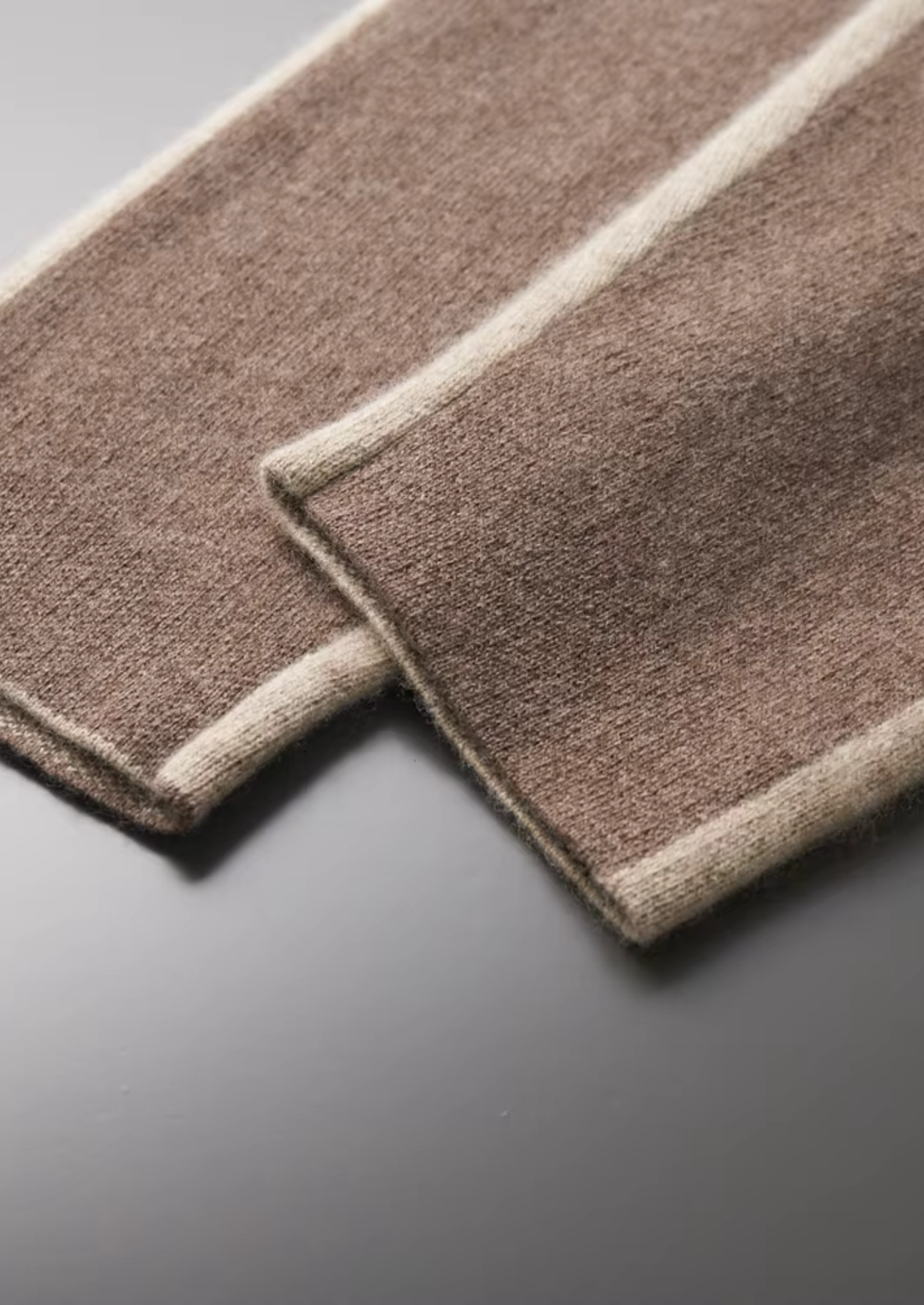 ENSEMBLE DE LOISIRS EN CACHEMIRE DE PREMIÈRE QUALITÉ