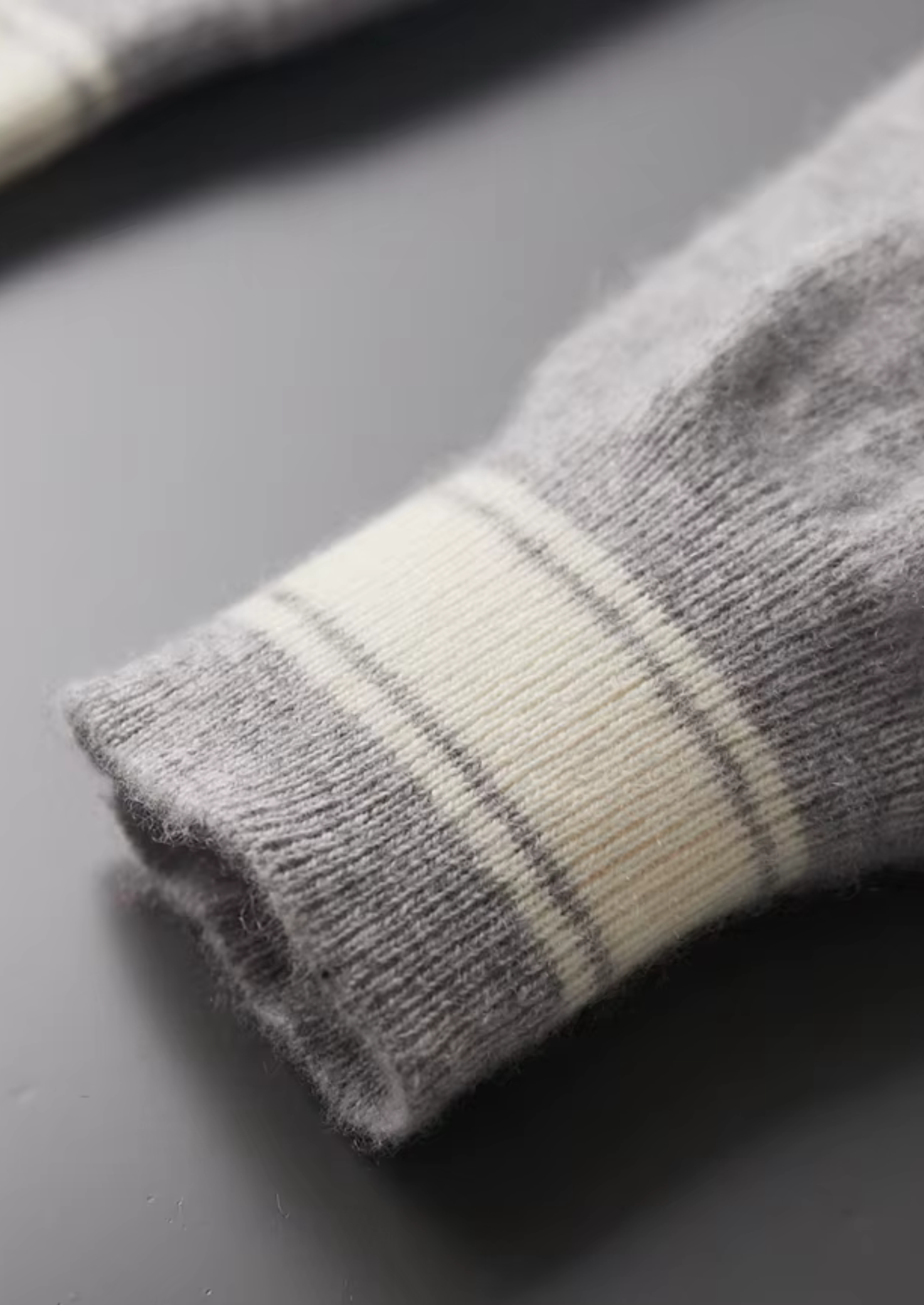 ENSEMBLE DE LOISIRS EN CACHEMIRE DE PREMIÈRE QUALITÉ