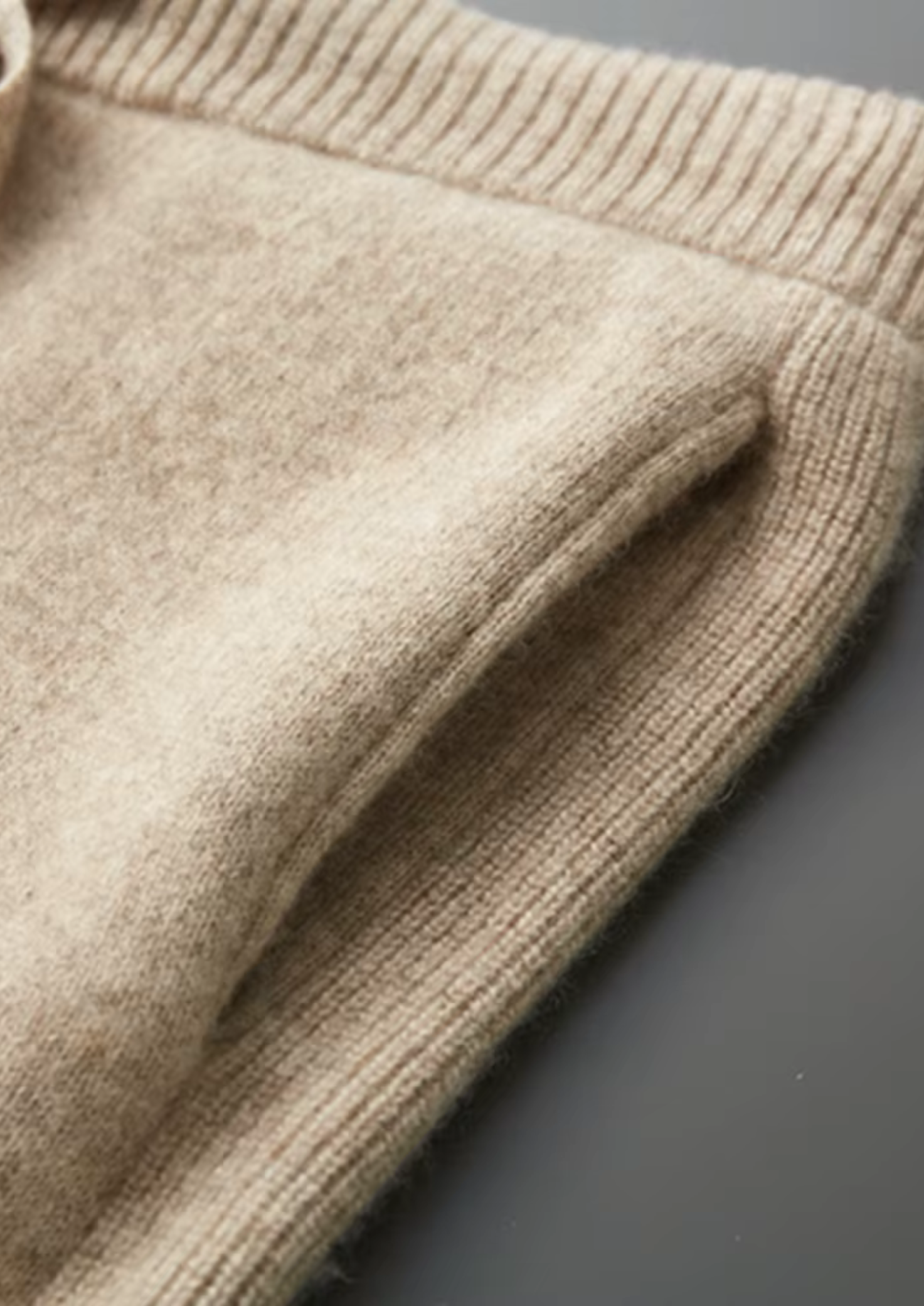 ENSEMBLE DE LOISIRS EN CASHMERE DE LUXE