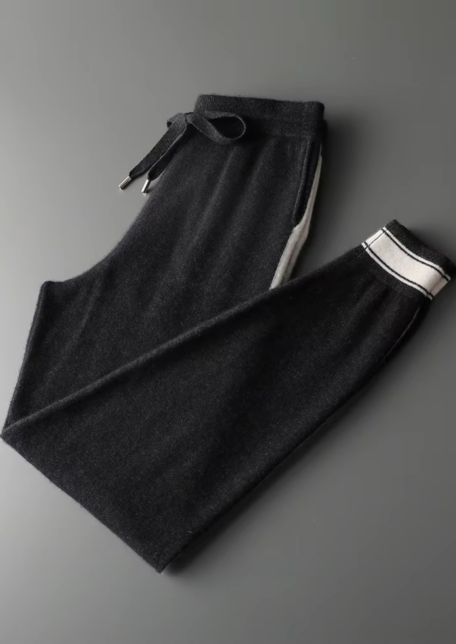 ENSEMBLE DE LOISIRS EN CACHEMIRE DE PREMIÈRE QUALITÉ