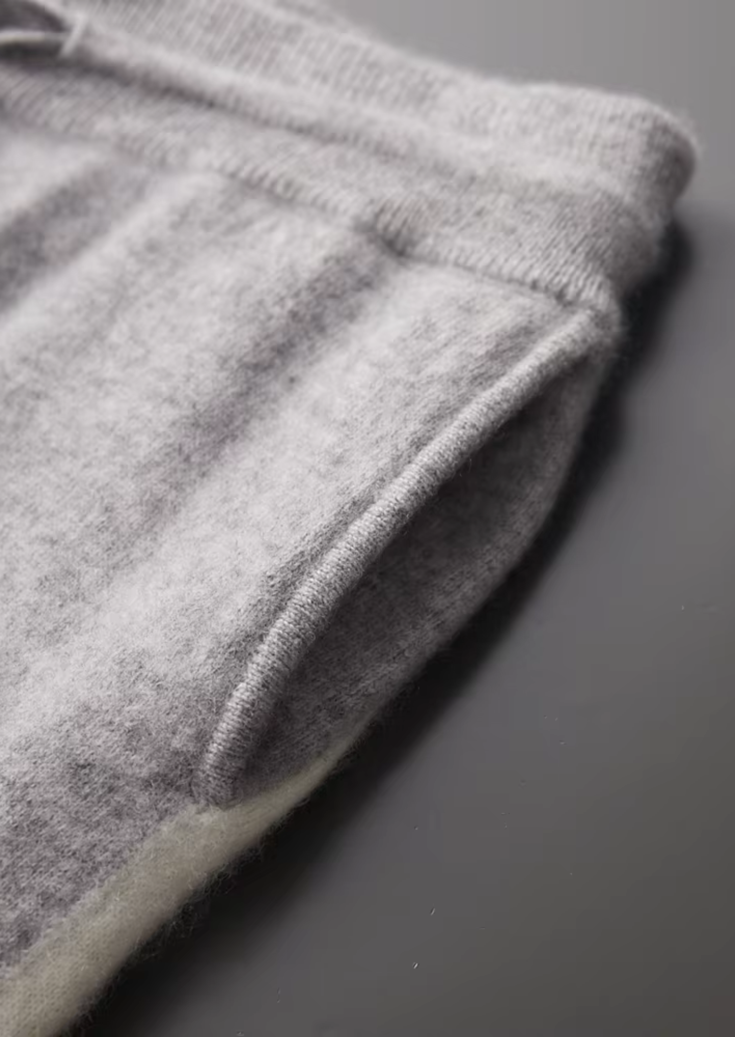 ENSEMBLE DE LOISIRS EN CACHEMIRE DE PREMIÈRE QUALITÉ